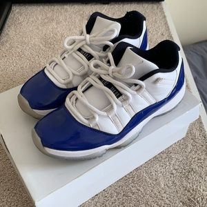 Jordan 11s White Concord